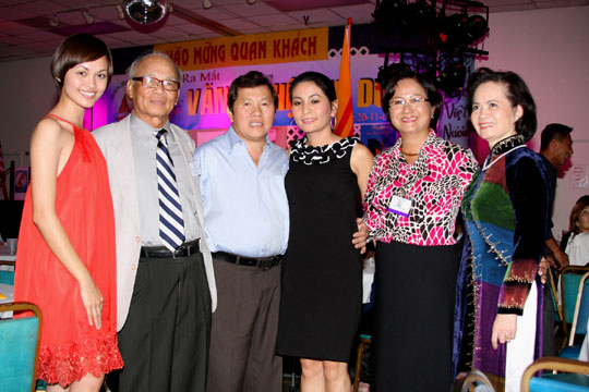 http://www.vannghetudo.com/Images/SinhHoat-DRM-20-11-09_08.jpg