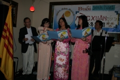 1_mung-xuan-quy-ti097